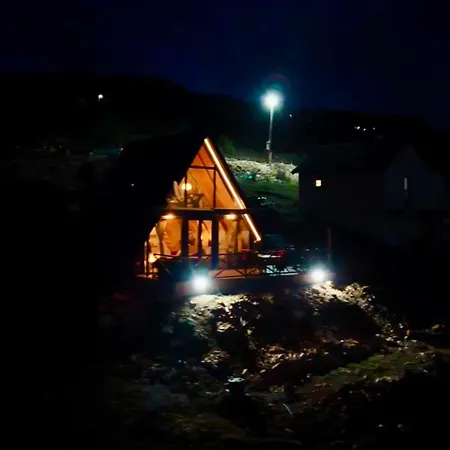 Vikendica Nomadova Koliba بيت للعطل